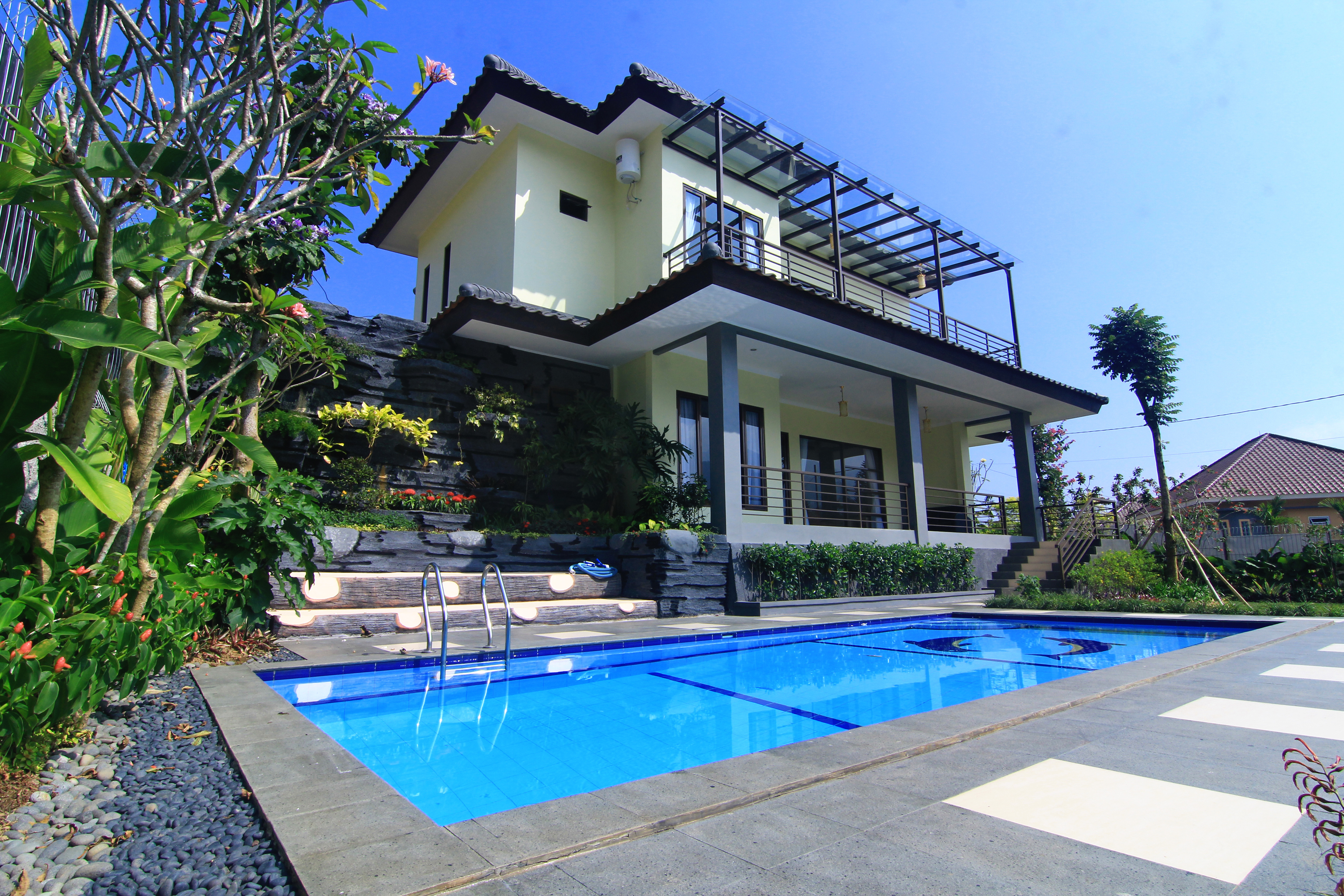 info penginapan di cisarua puncak bogor